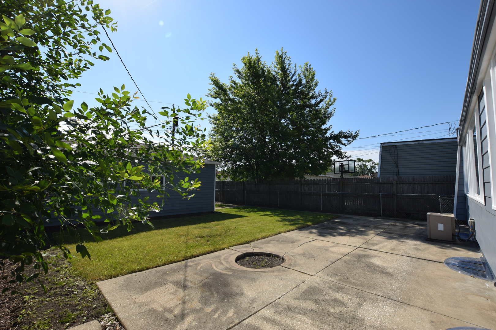 5137 N Kilbourn Avenue