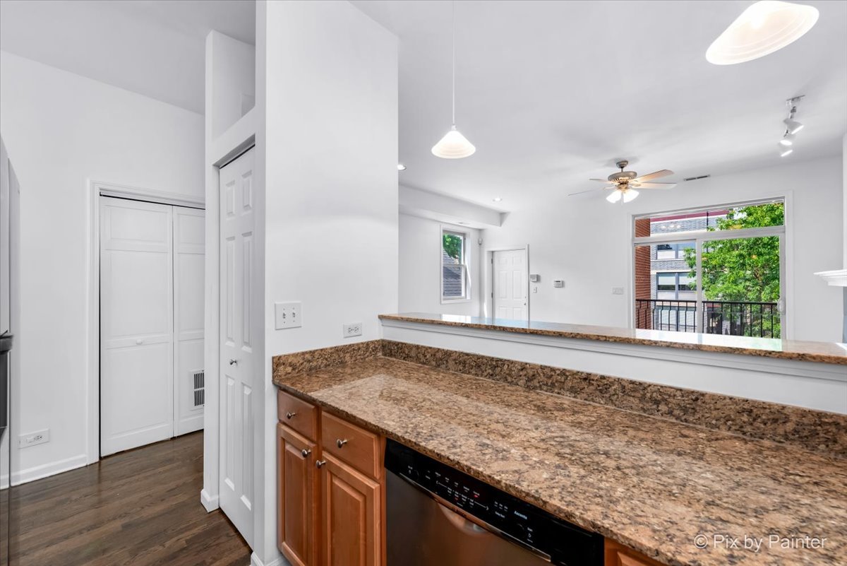 2849 N Damen Avenue Unit: 2
