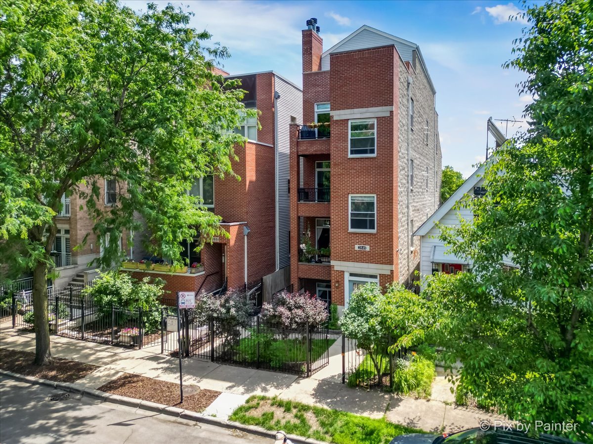 2849 N Damen Avenue Unit: 2