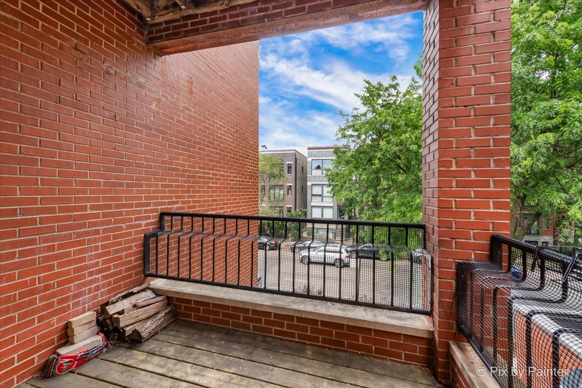 2849 N Damen Avenue Unit: 2