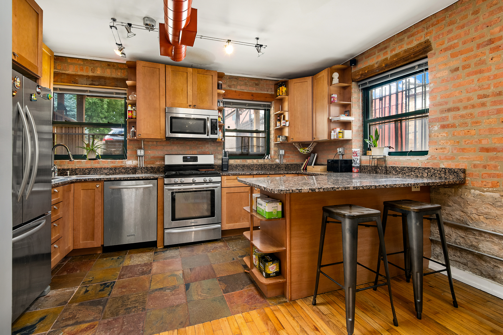 1546 W Cortez Street Unit: G