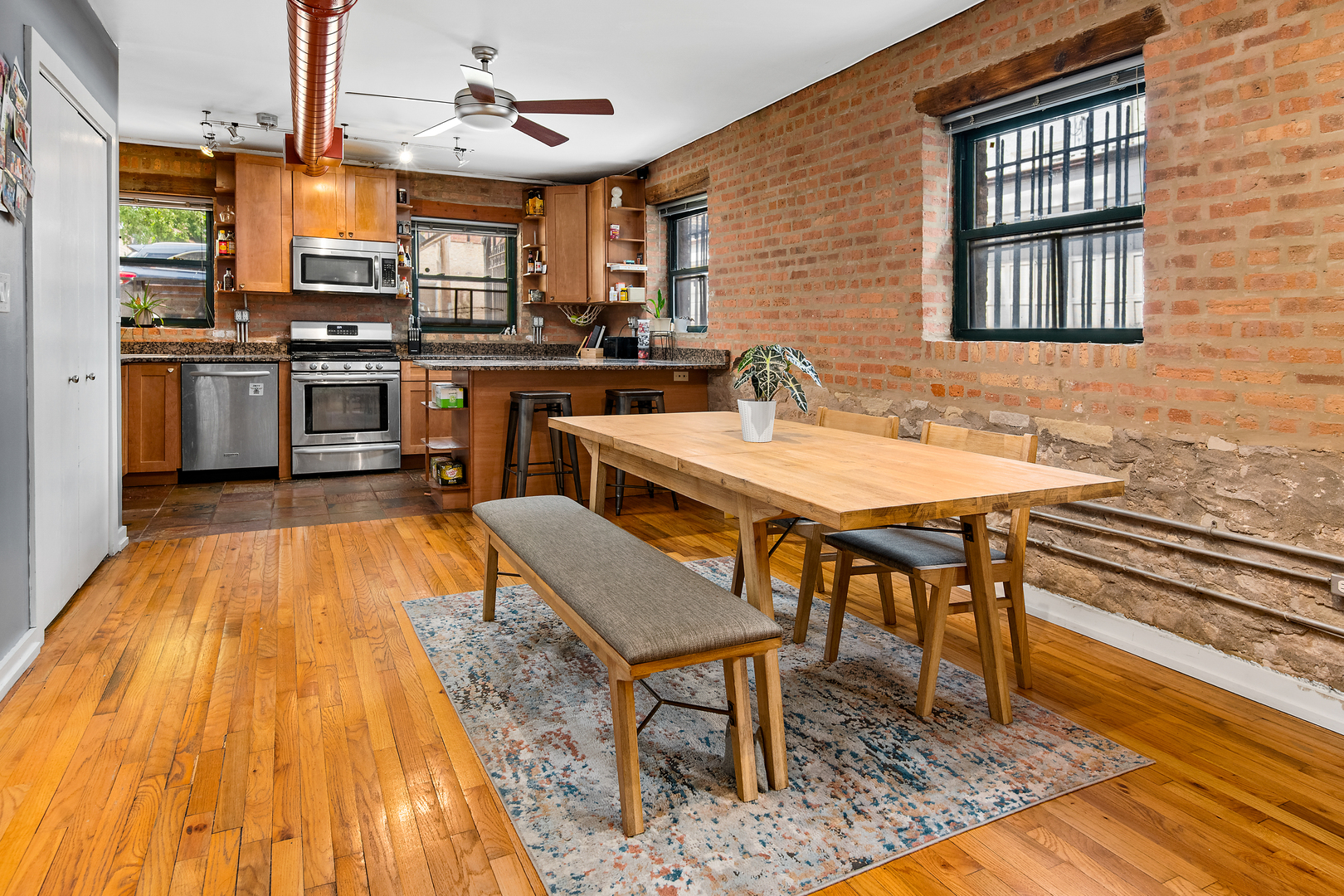 1546 W Cortez Street Unit: G