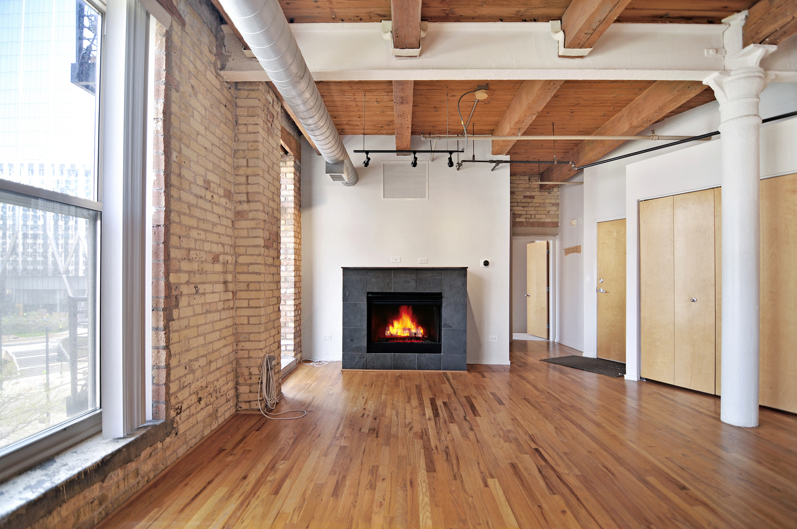 420 S CLINTON Street Unit: 415