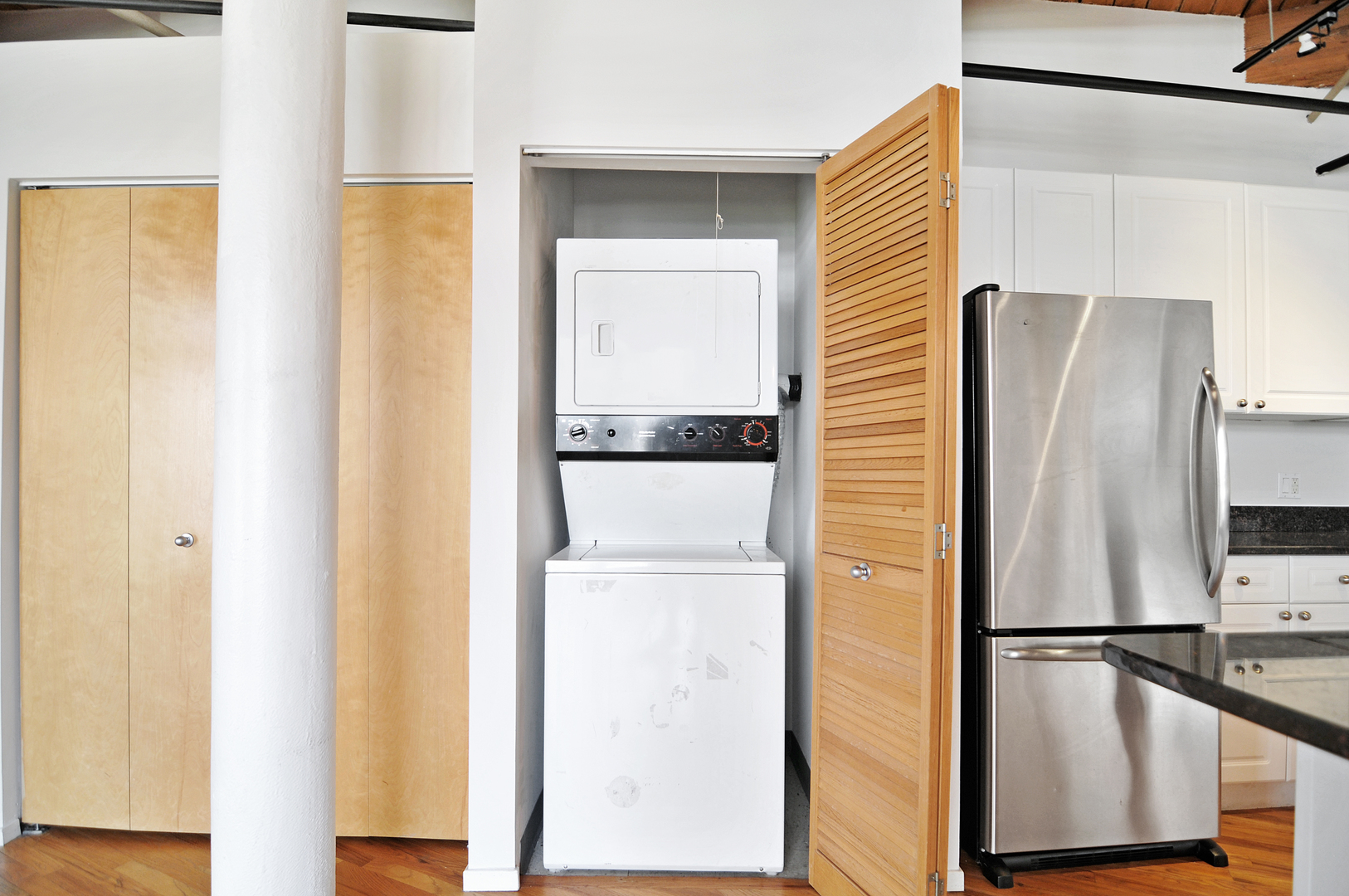 420 S CLINTON Street Unit: 415