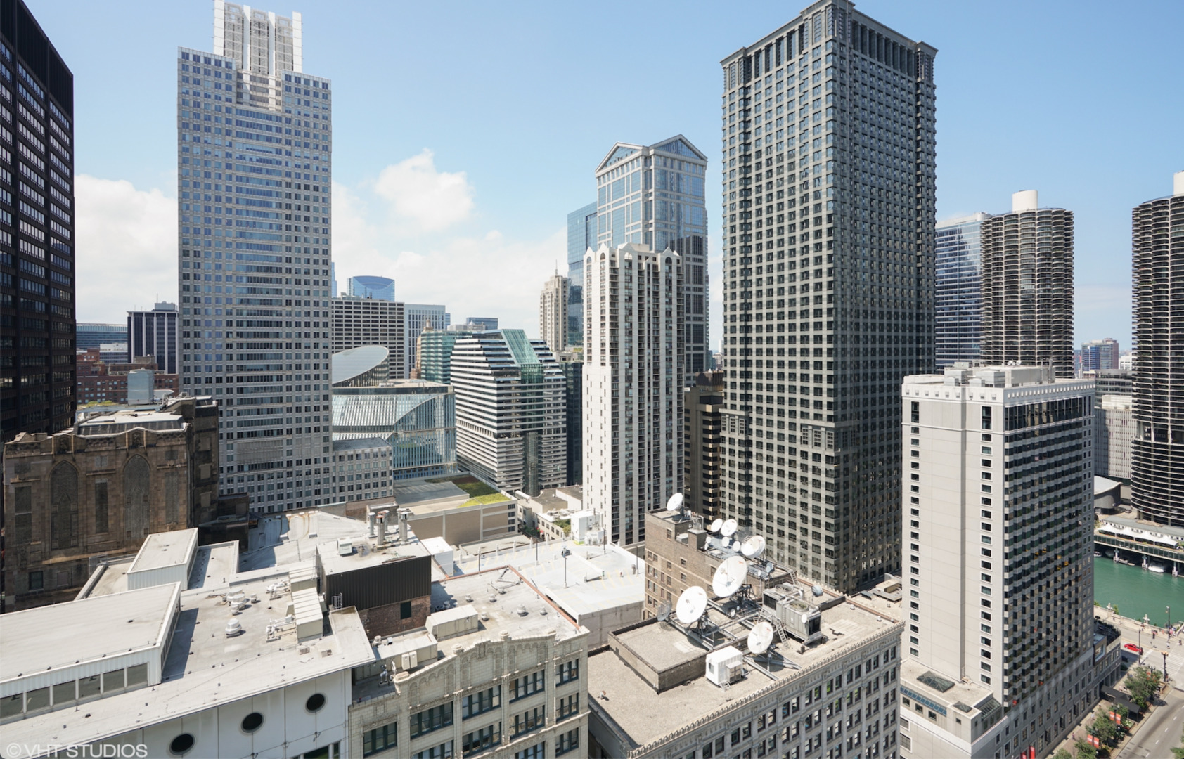 8 E Randolph Street Unit: 2506