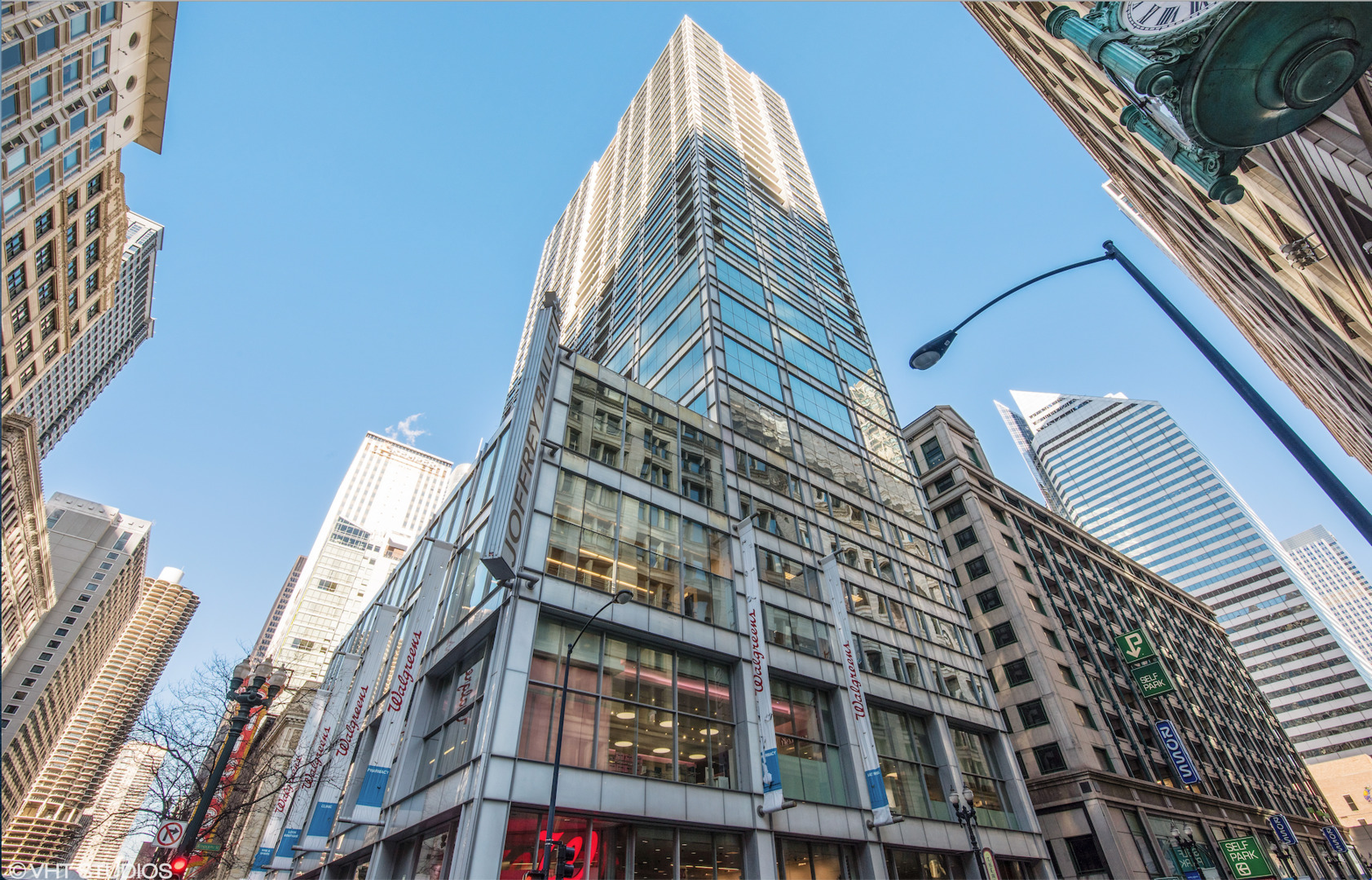 8 E Randolph Street Unit: 2506