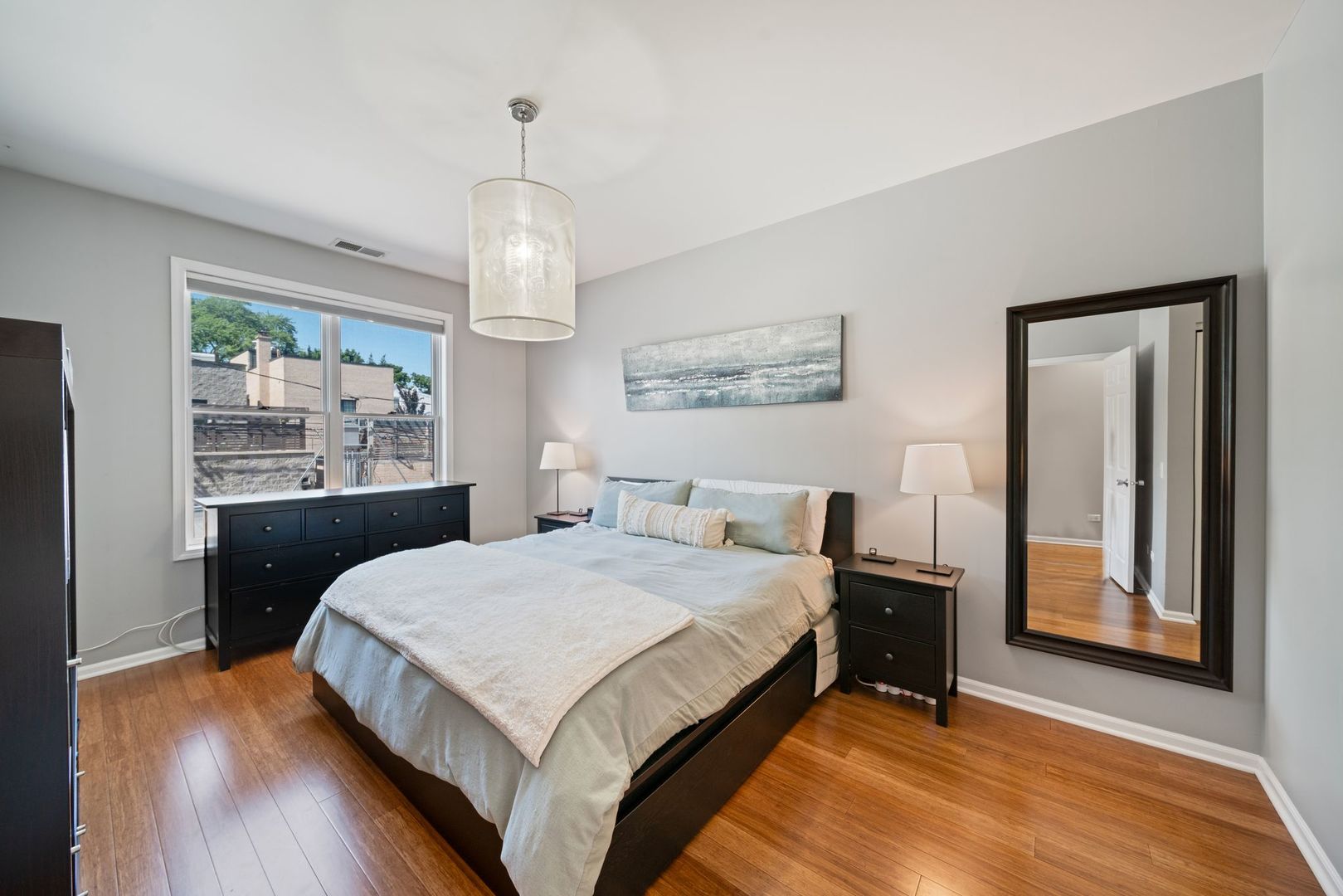 2040 W BELMONT Avenue Unit: 206