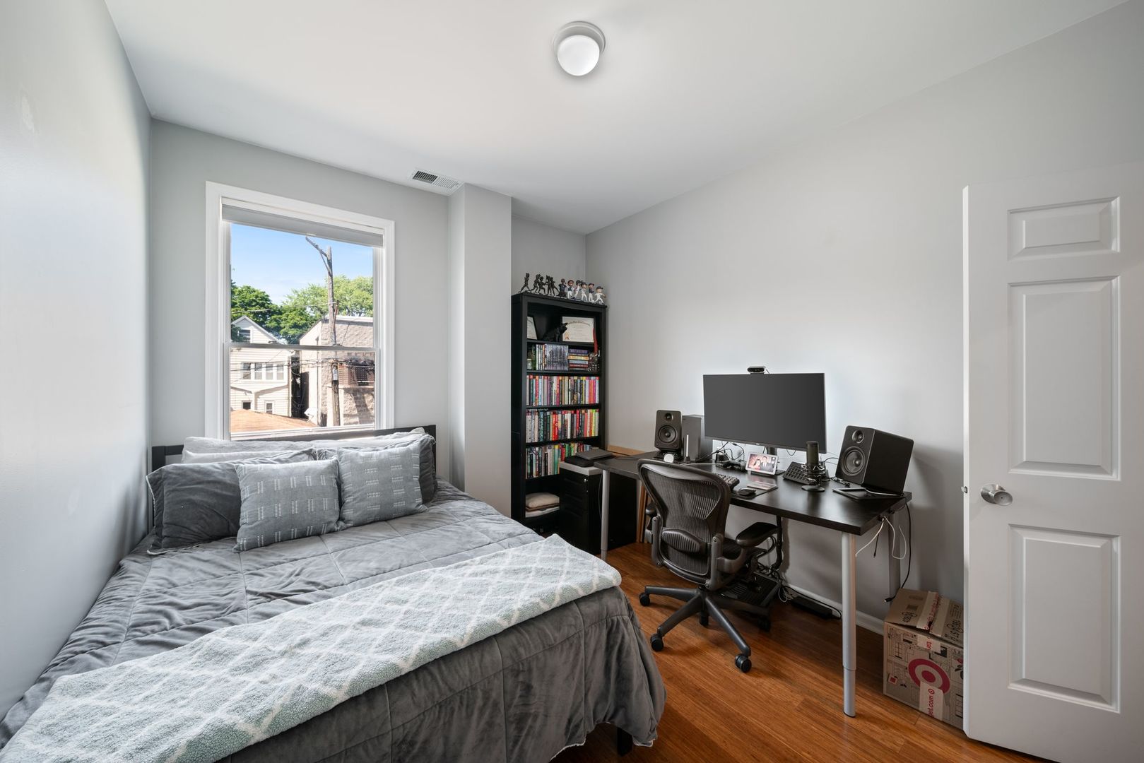 2040 W BELMONT Avenue Unit: 206
