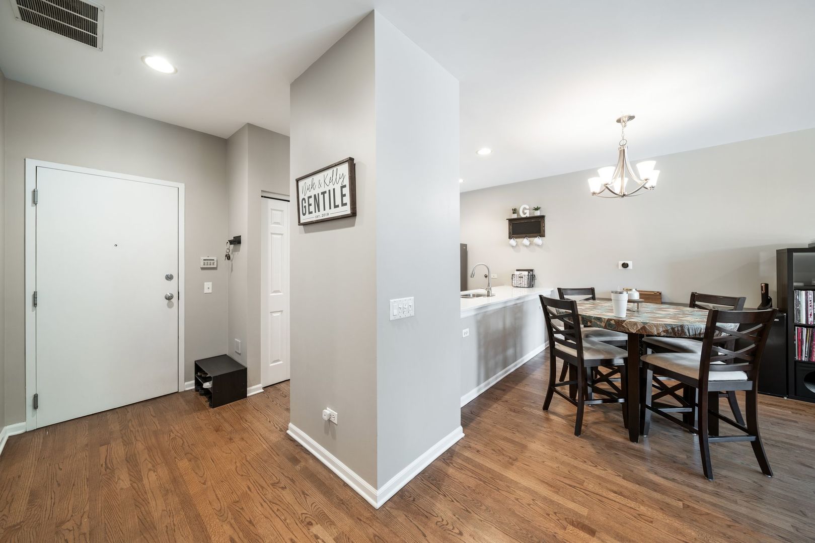 2040 W BELMONT Avenue Unit: 206