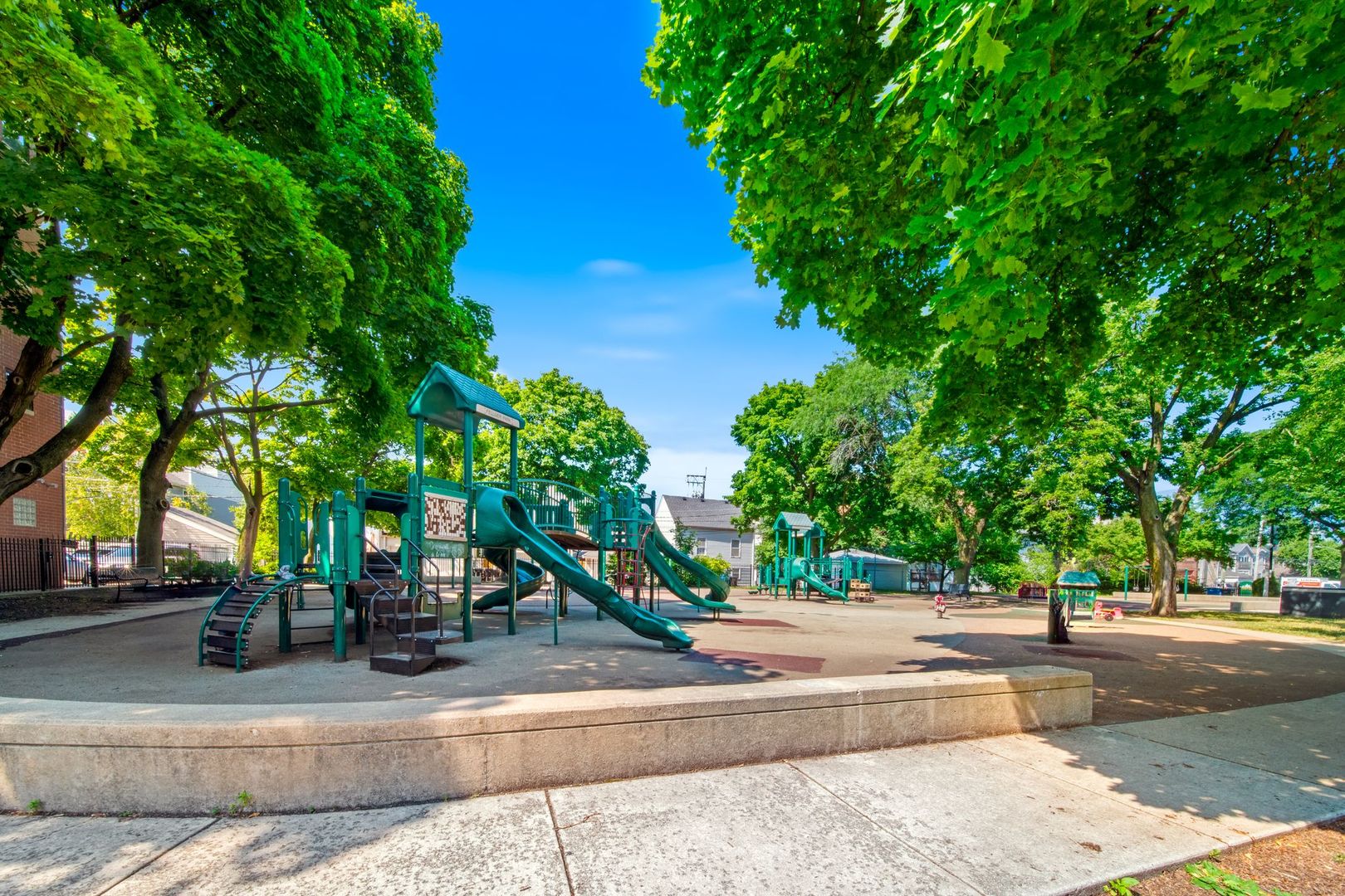 2040 W BELMONT Avenue Unit: 206