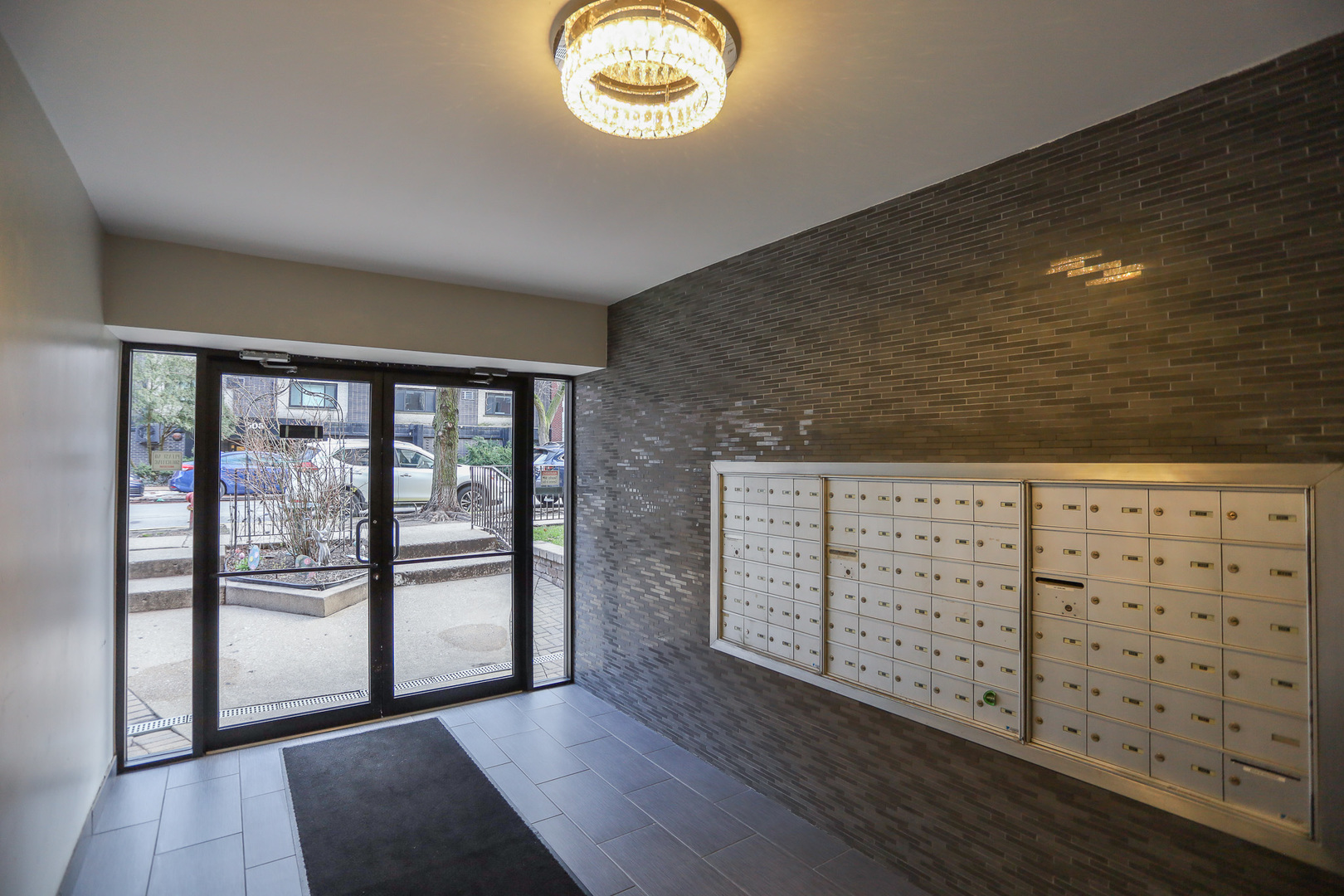 468 W Melrose Street Unit: 251