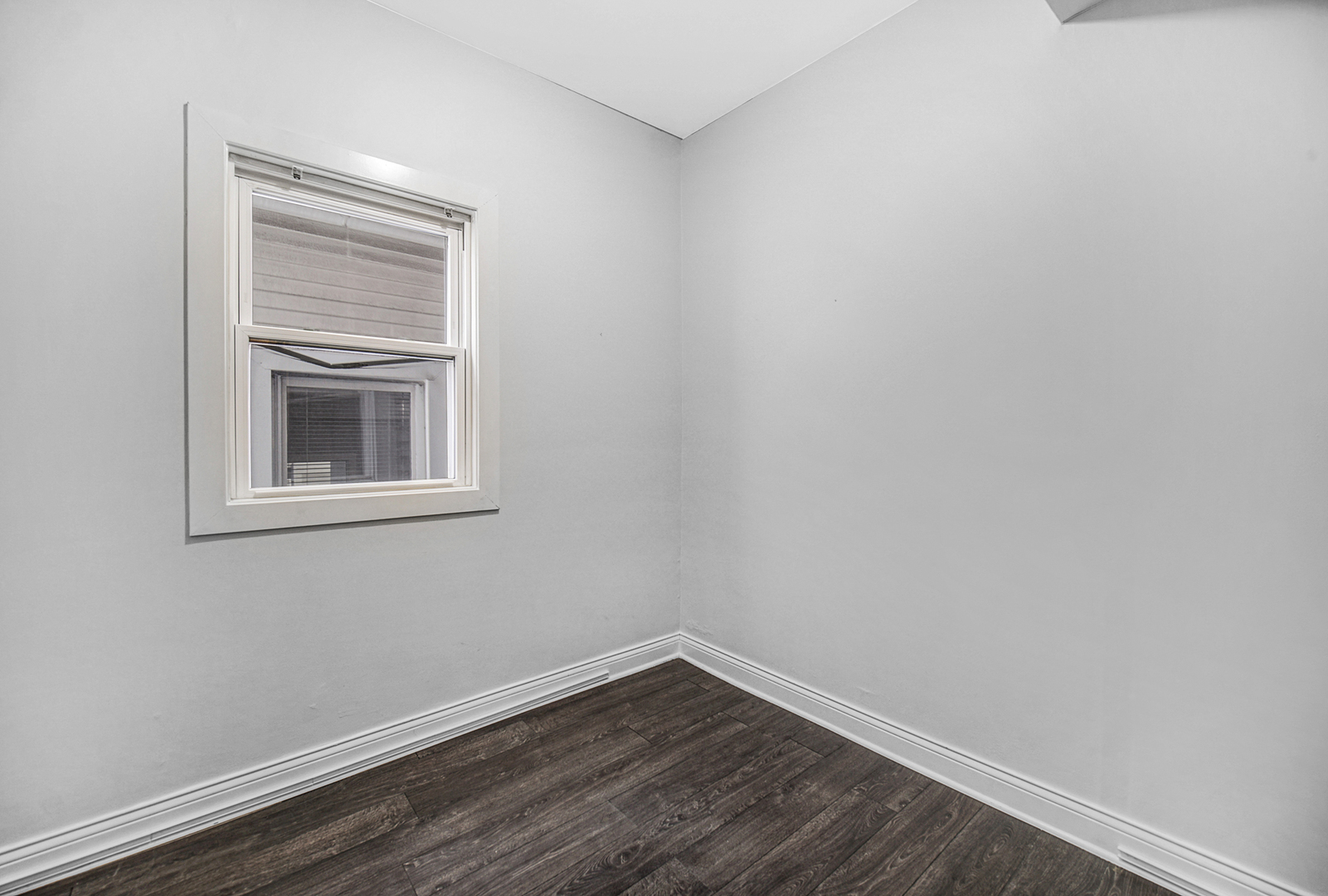 3121 N Southport Avenue Unit: 1F