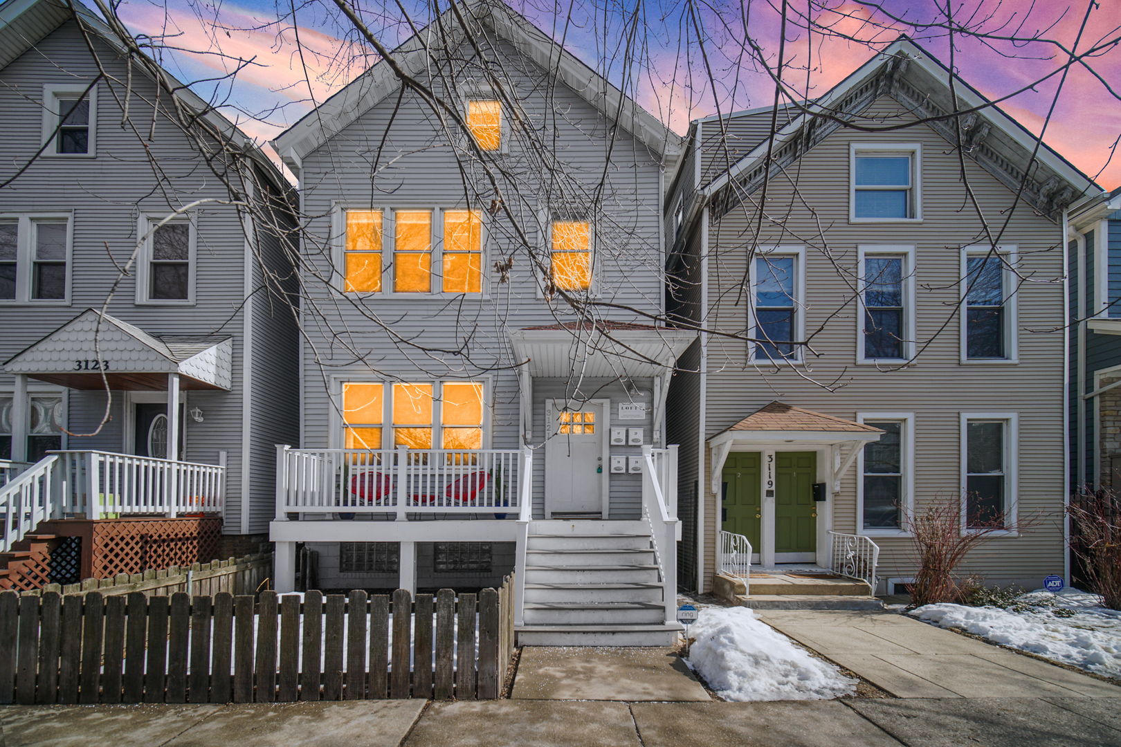 3121 N Southport Avenue Unit: 1F