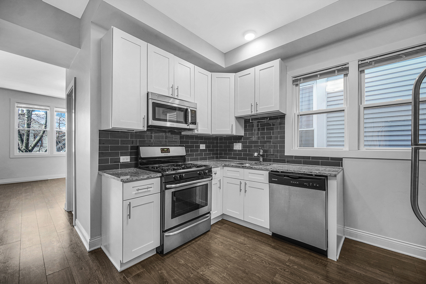 3121 N Southport Avenue Unit: 1F