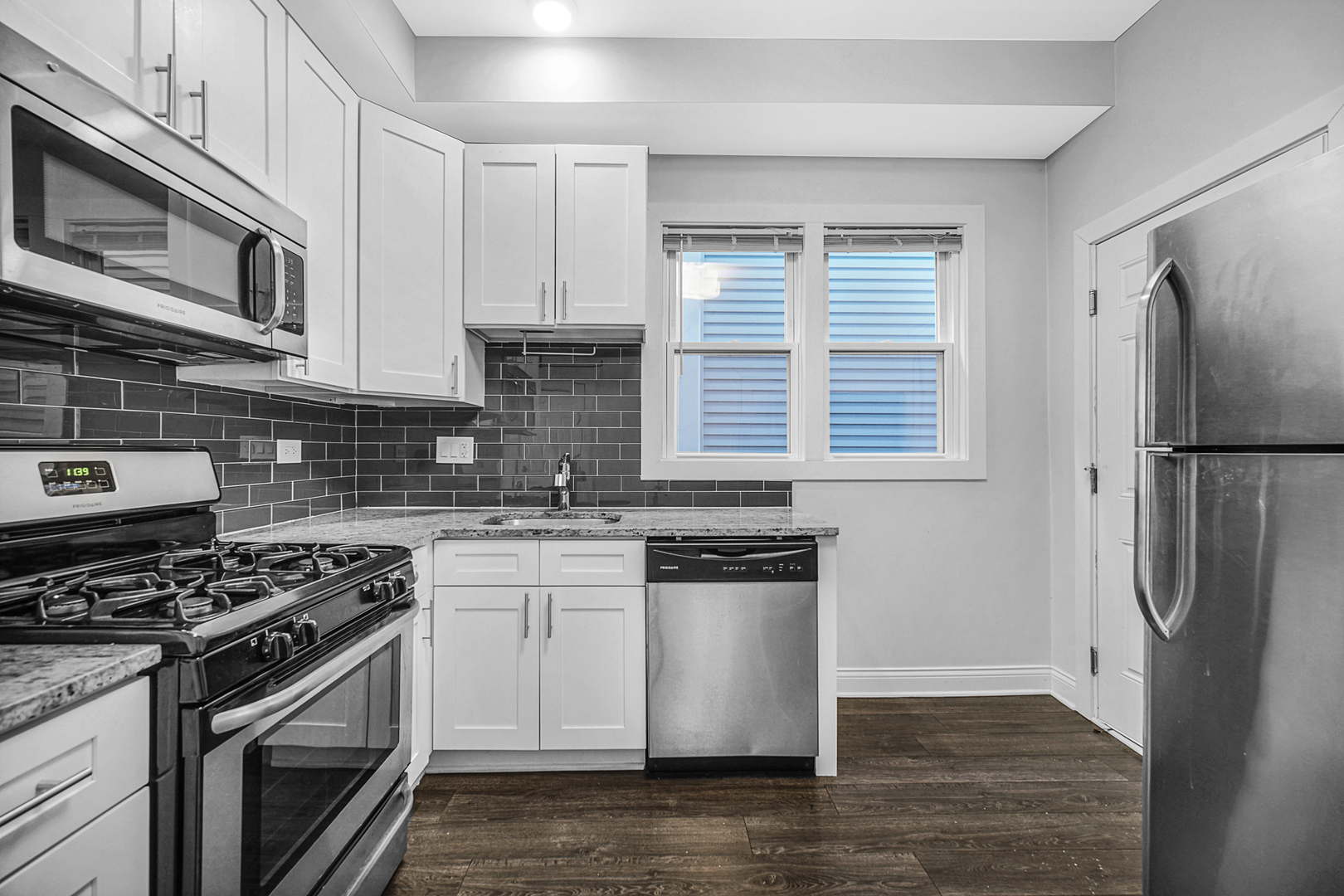 3121 N Southport Avenue Unit: 1F