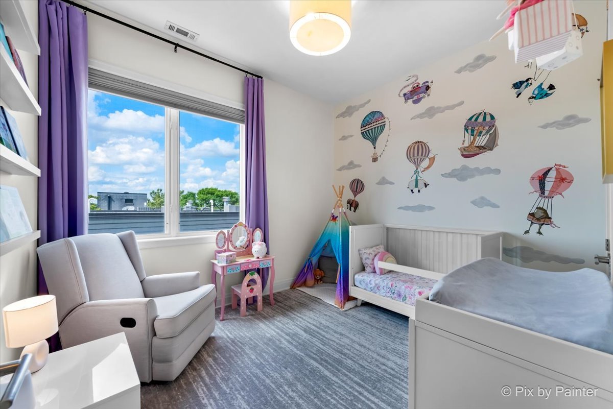 622 N Rockwell Street Unit: 403