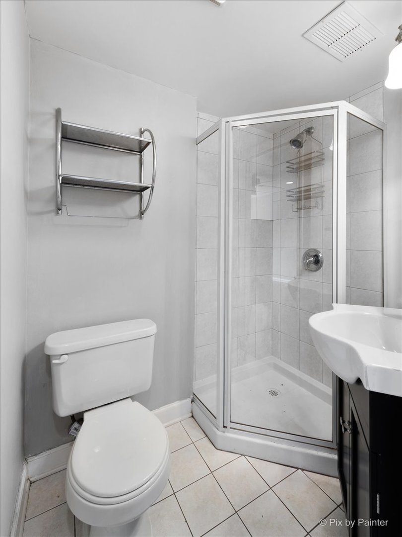 1429 W Jarvis Avenue Unit: 1A