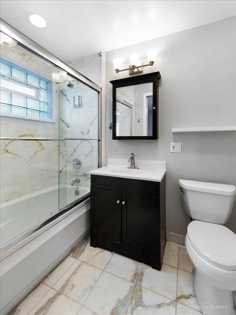 1429 W Jarvis Avenue Unit: 1A