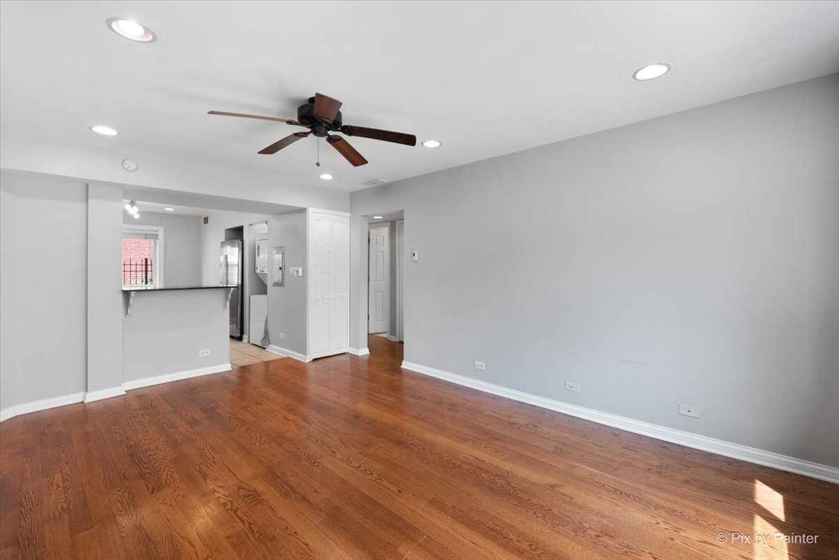 1429 W Jarvis Avenue Unit: 1A