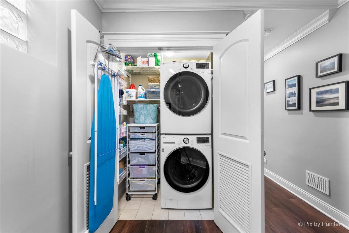 1246 W WINNEMAC Avenue Unit: G