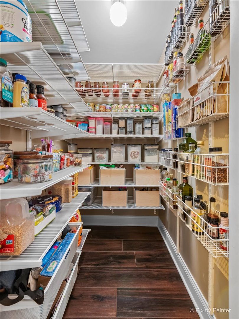 1246 W WINNEMAC Avenue Unit: G
