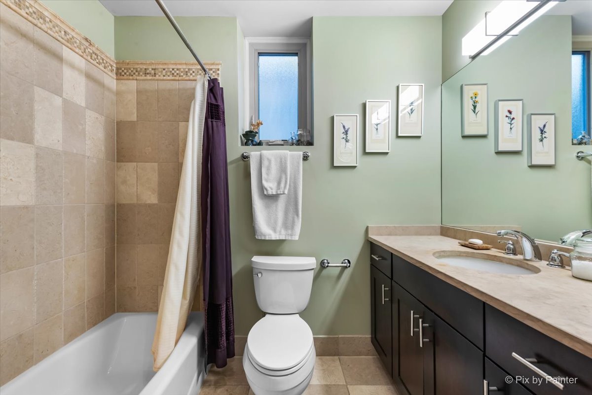 1246 W WINNEMAC Avenue Unit: G