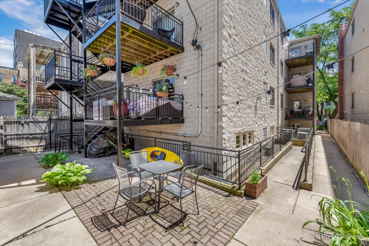 1246 W WINNEMAC Avenue Unit: G