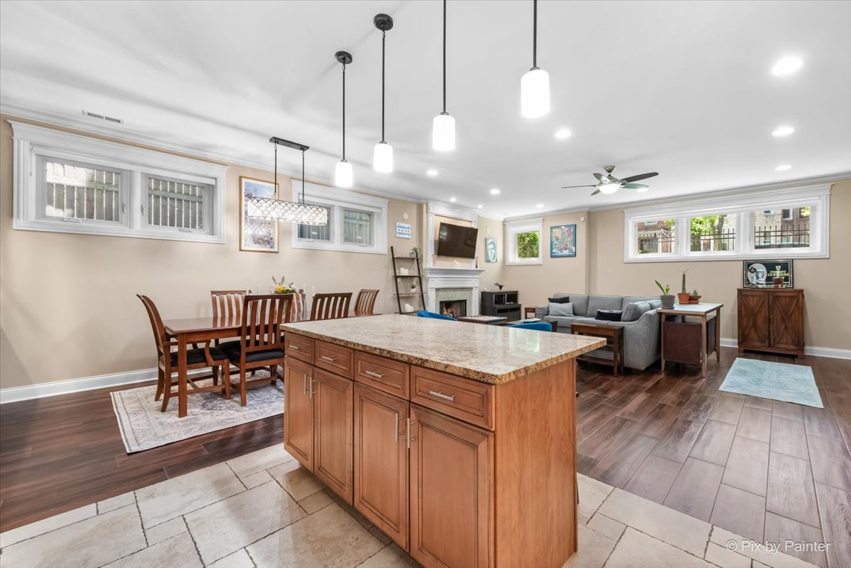 1246 W WINNEMAC Avenue Unit: G