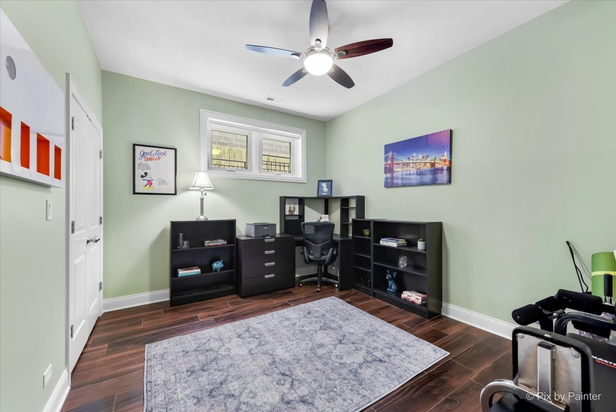 1246 W WINNEMAC Avenue Unit: G