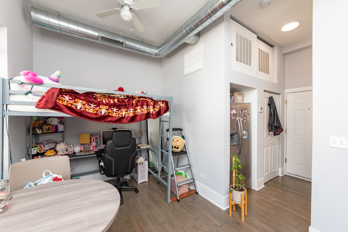 1717 S Carpenter Street Unit: 2