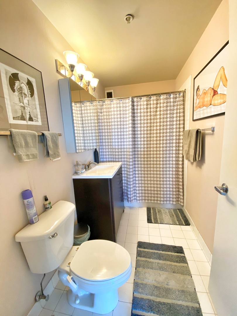 2 E Erie Street Unit: 3906