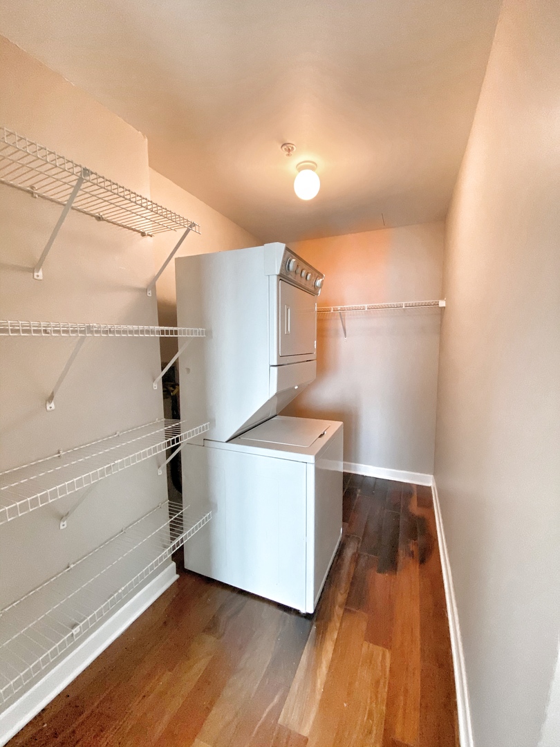 2 E Erie Street Unit: 3906