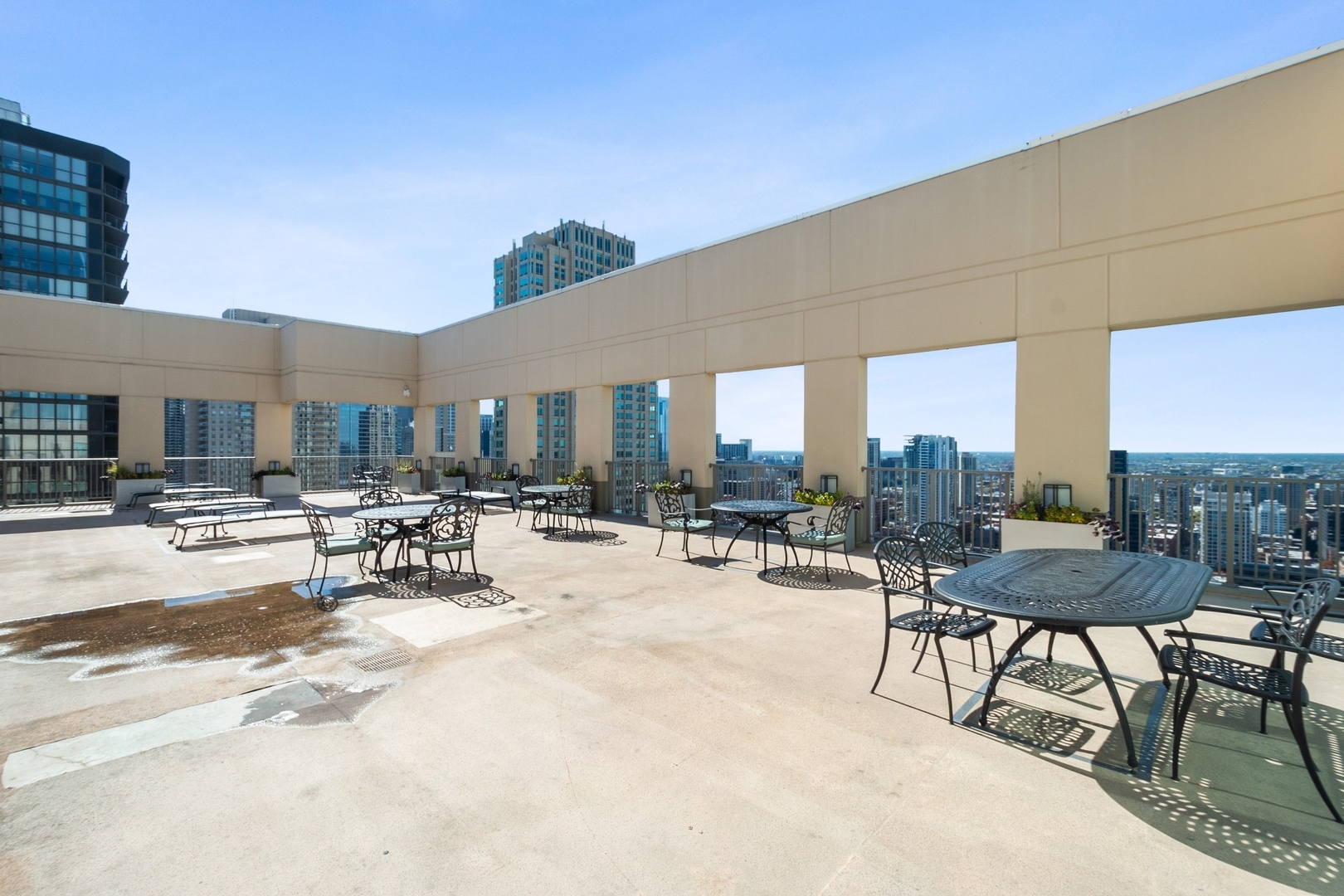 2 E Erie Street Unit: 3906