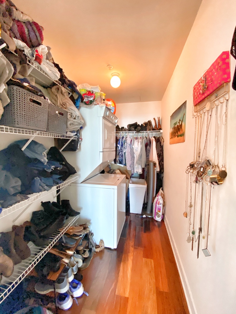 2 E Erie Street Unit: 3906