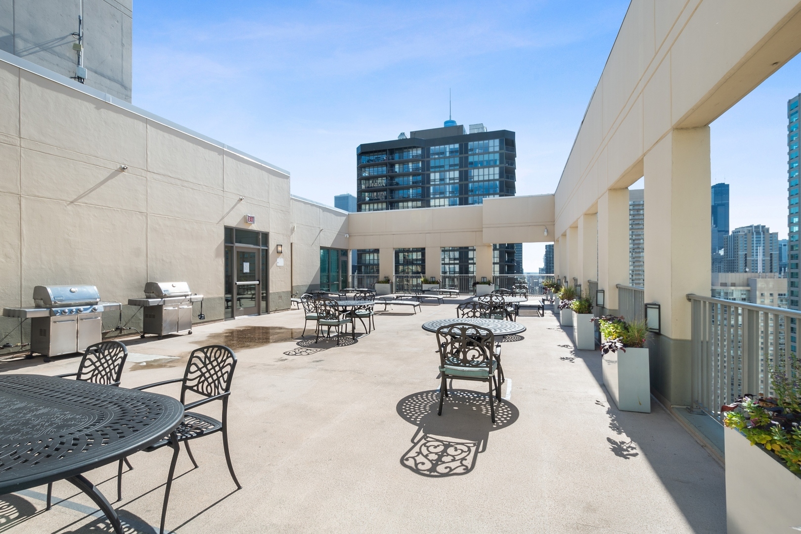 2 E Erie Street Unit: 3906