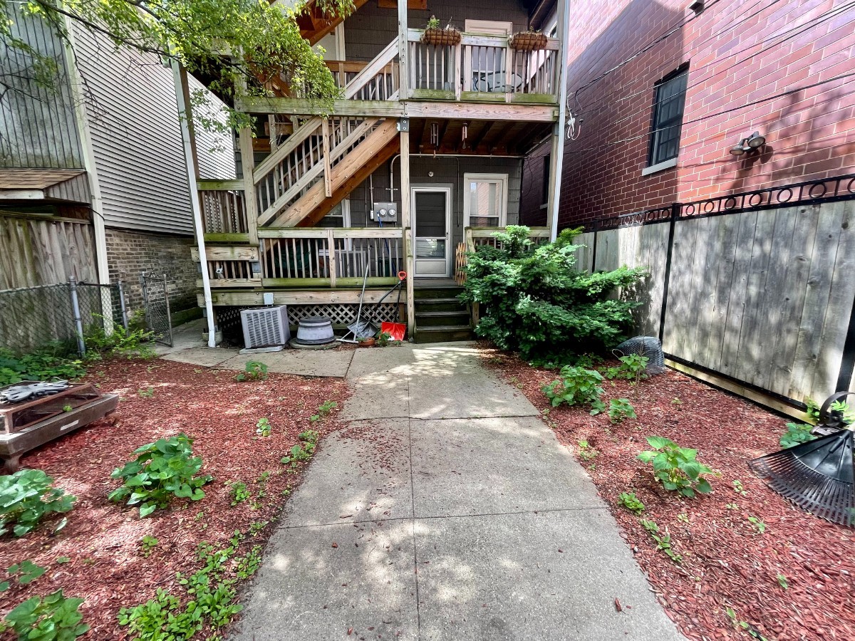 1722 W Nelson Street Unit: CH