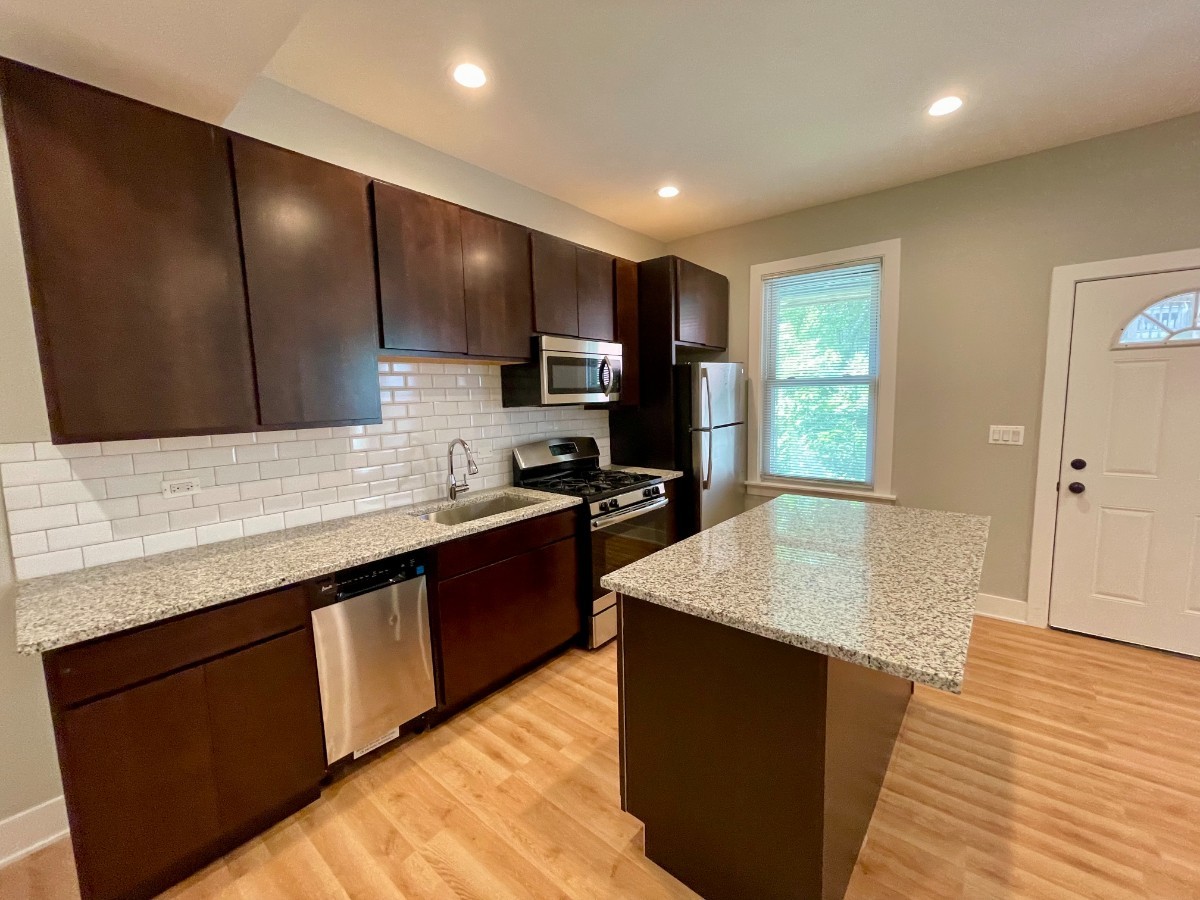 1722 W Nelson Street Unit: CH