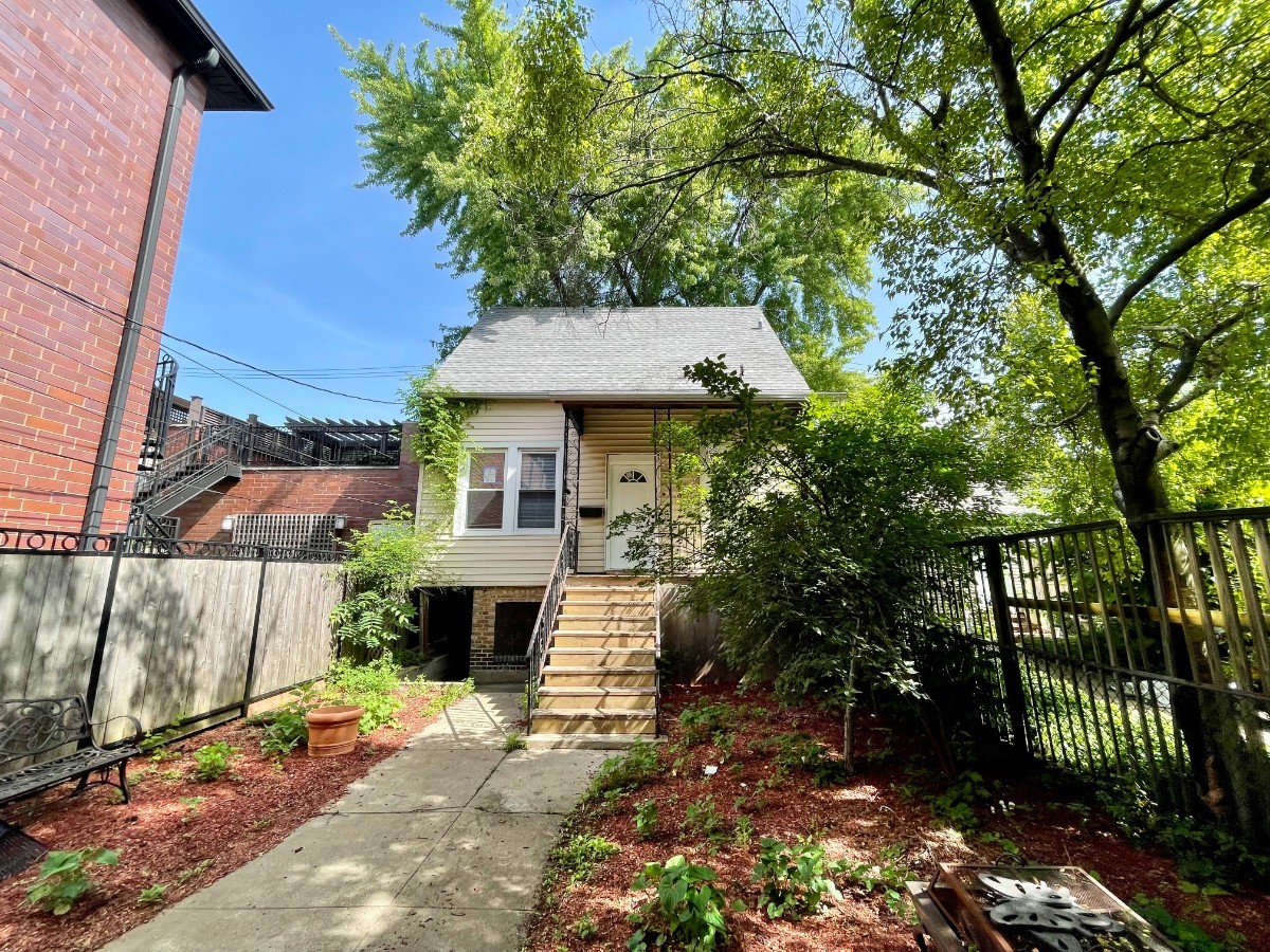 1722 W Nelson Street Unit: CH