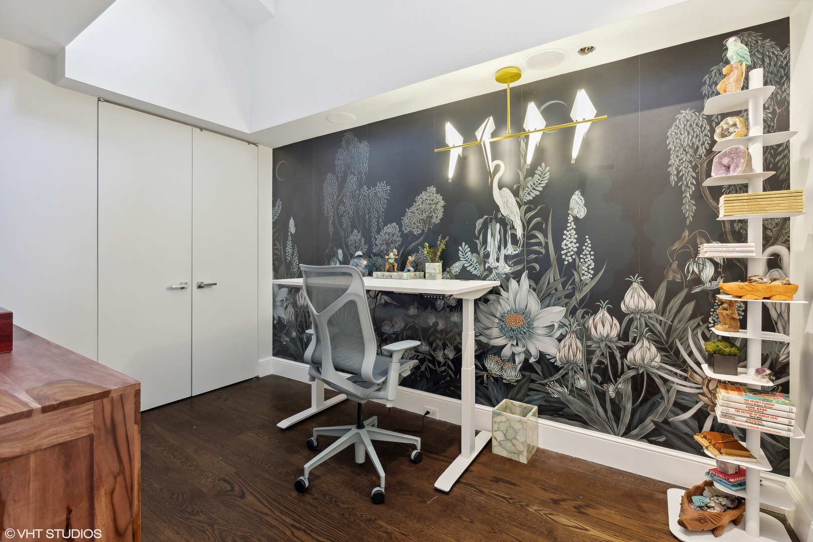 210 E WALTON Place Unit: C