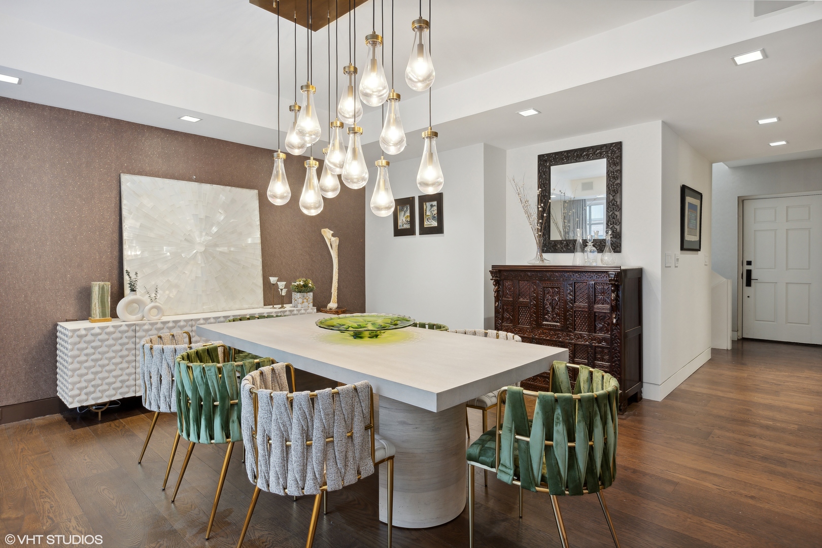 210 E WALTON Place Unit: C