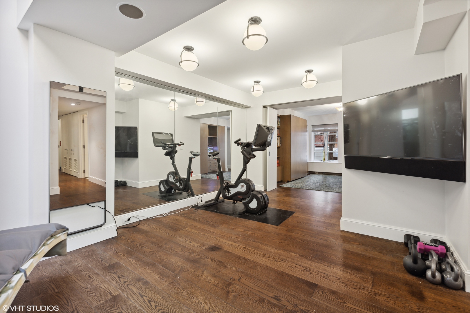 210 E WALTON Place Unit: C