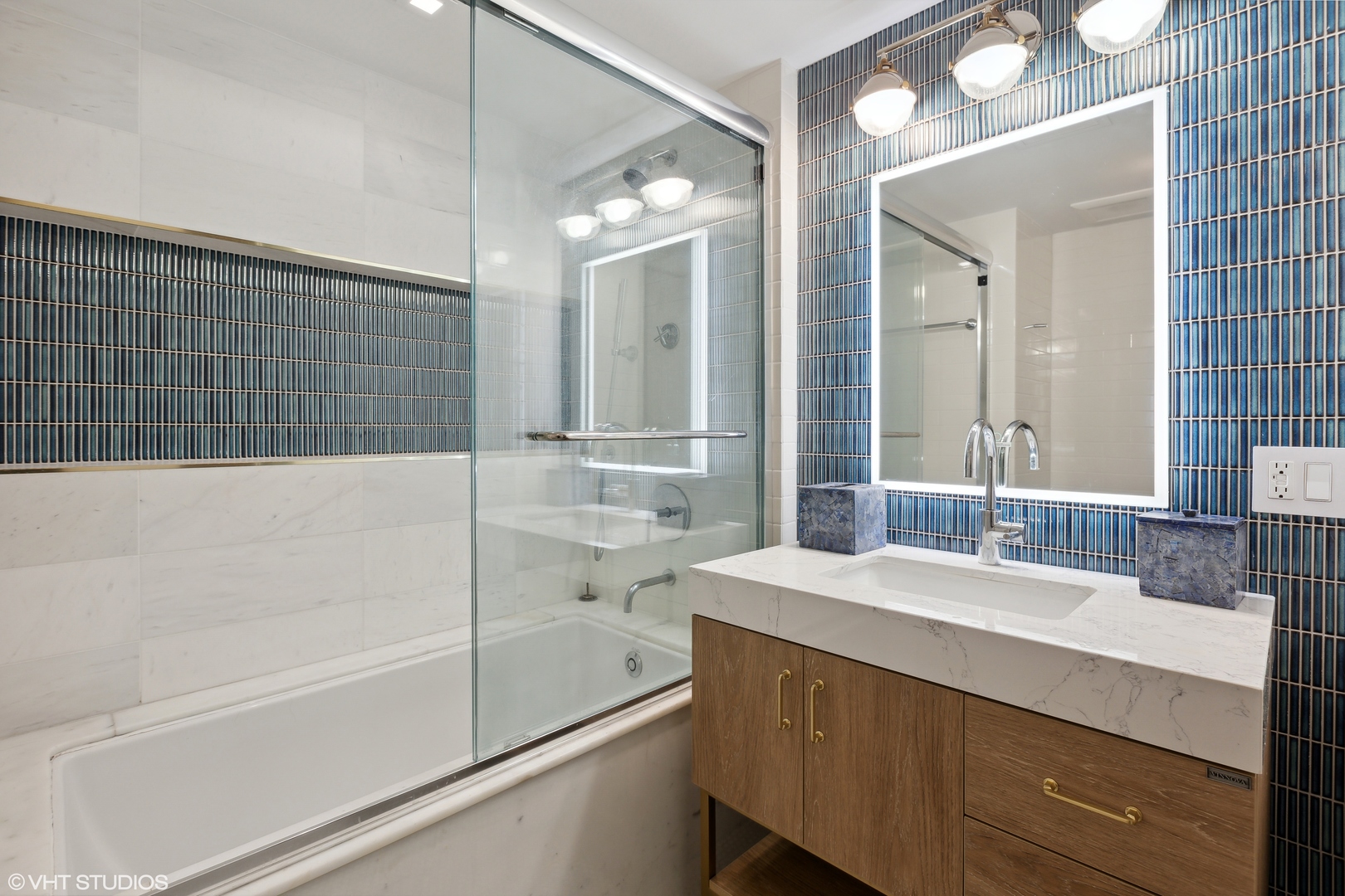 210 E WALTON Place Unit: C