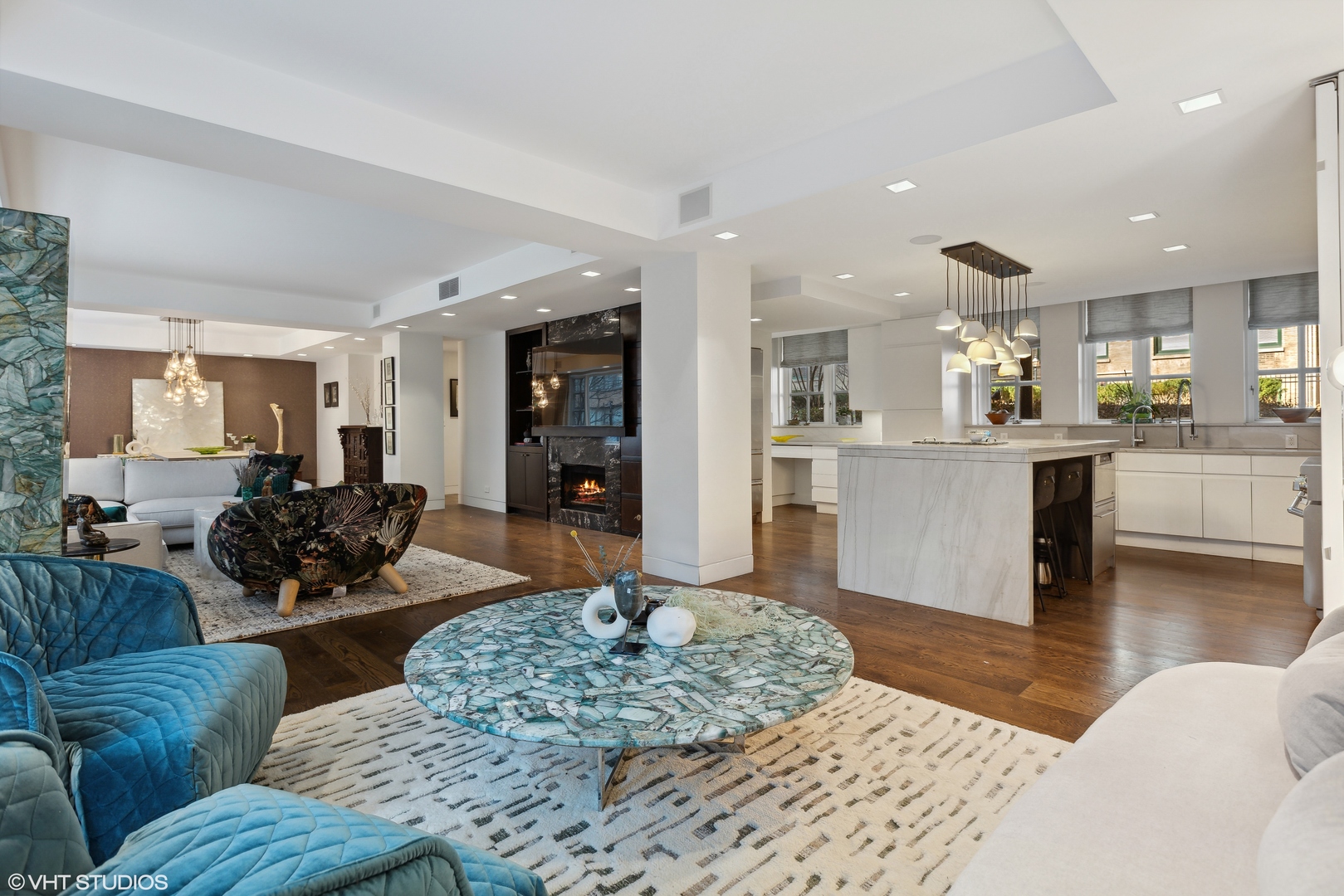 210 E WALTON Place Unit: C