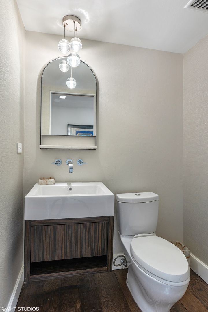 210 E WALTON Place Unit: C