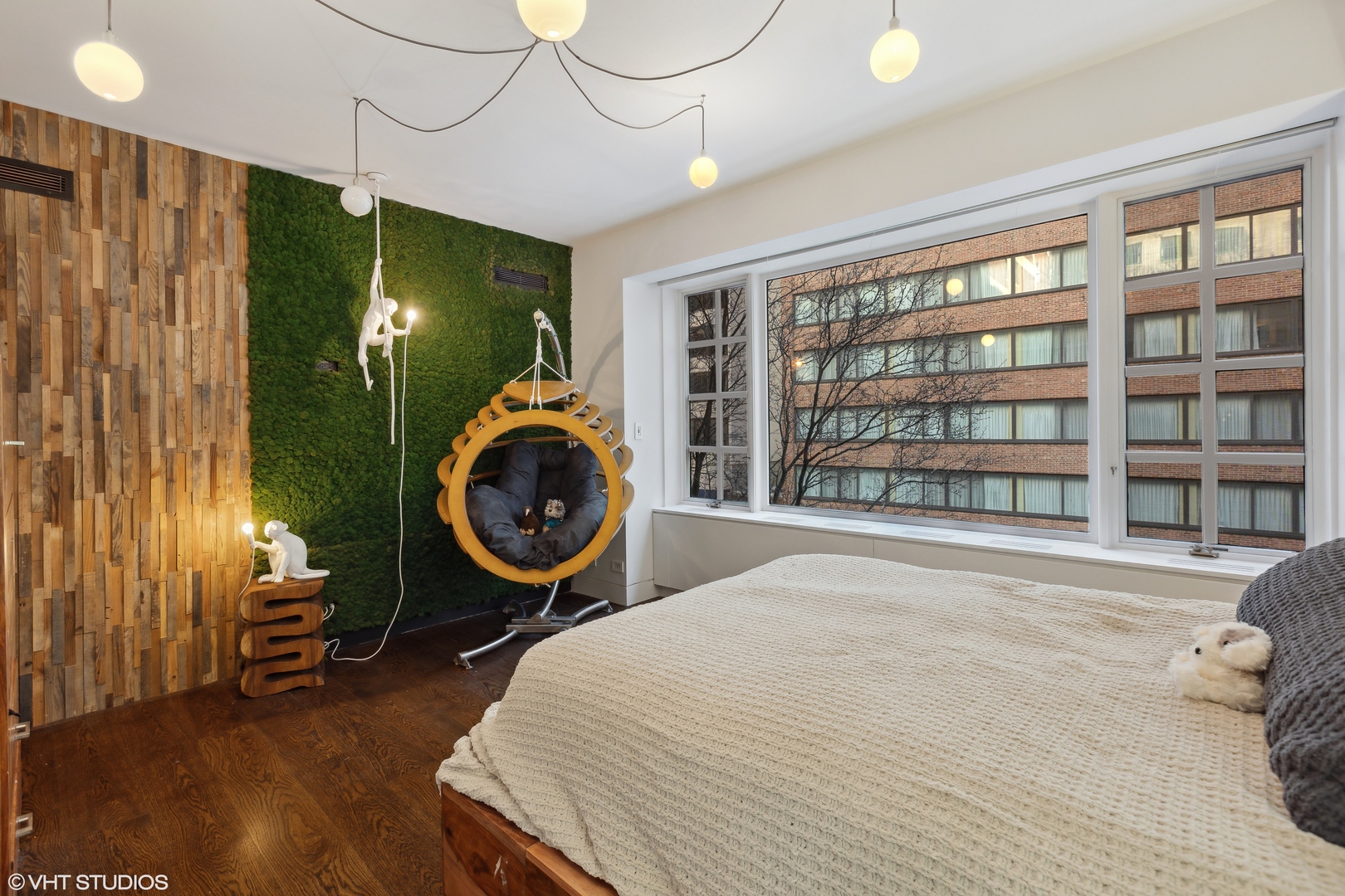 210 E WALTON Place Unit: C