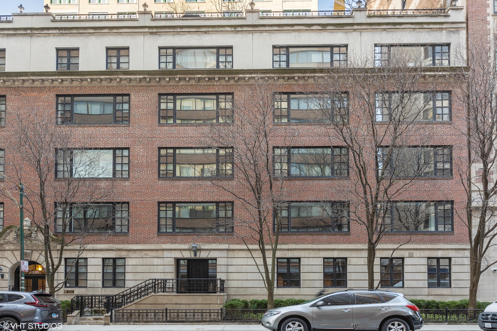 210 E WALTON Place Unit: C