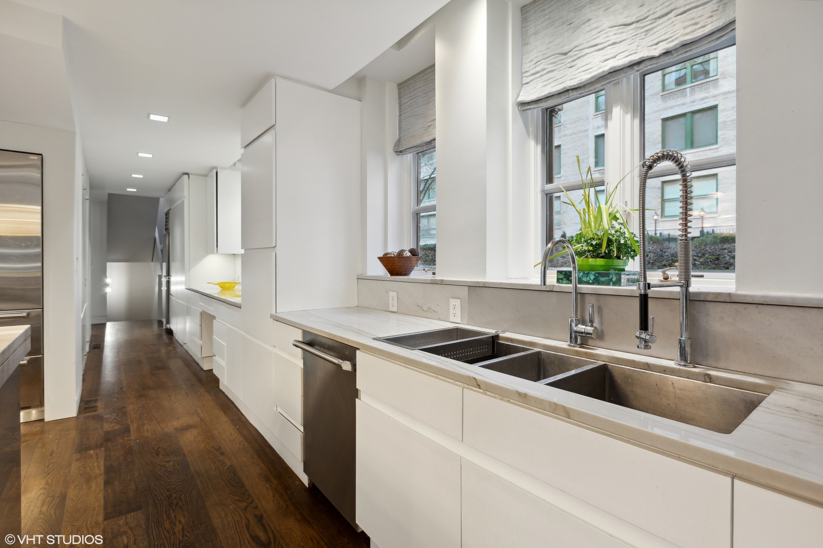 210 E WALTON Place Unit: C