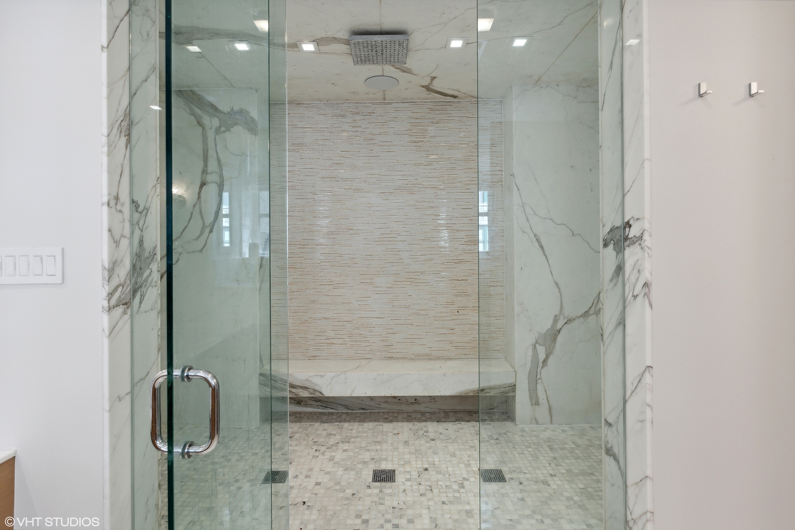 210 E WALTON Place Unit: C