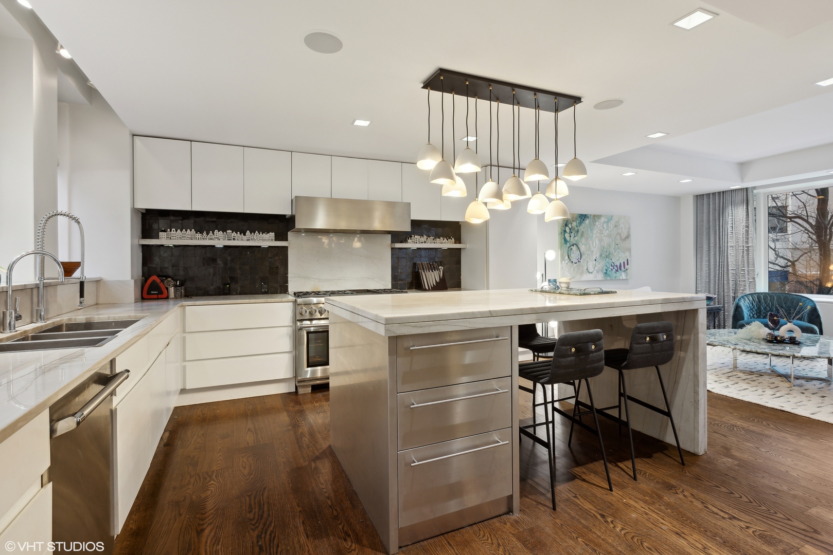 210 E WALTON Place Unit: C