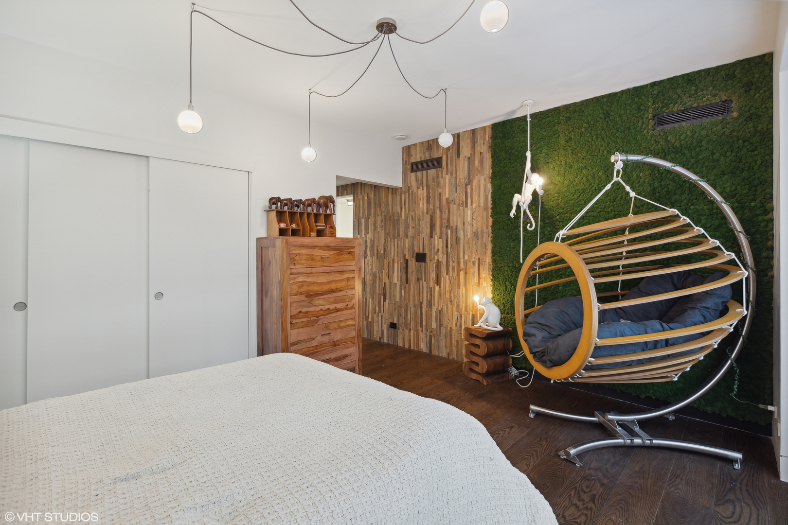 210 E WALTON Place Unit: C